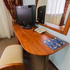 В номере есть телефон.