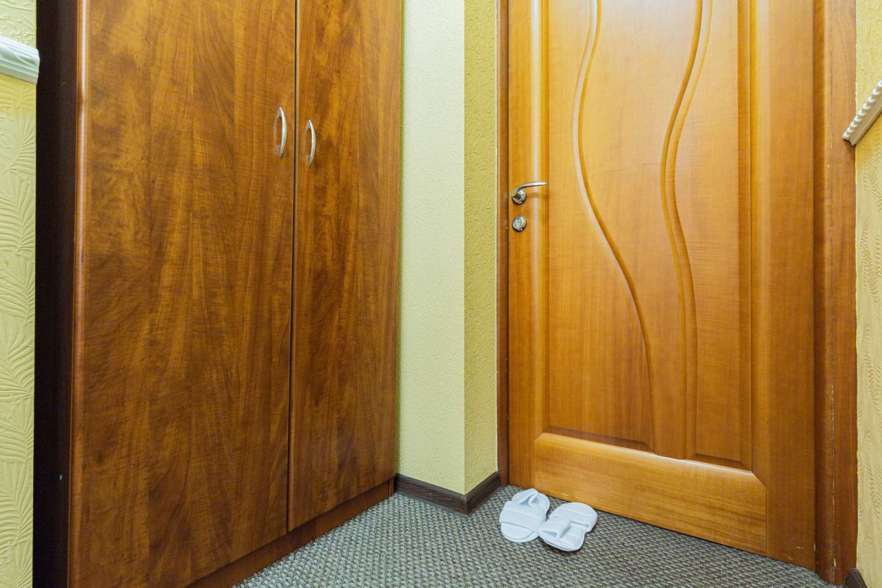 Тапочки в номере.