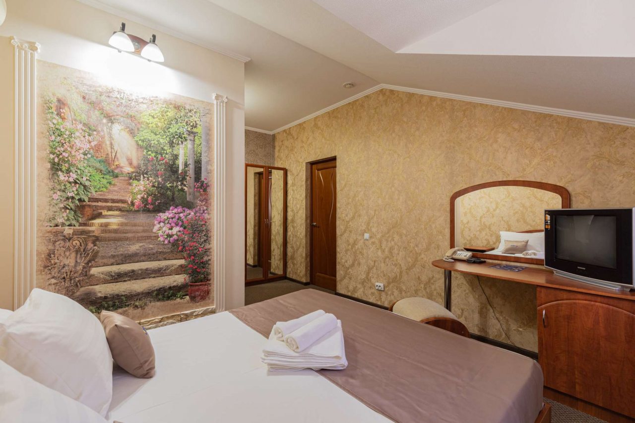 Комната  чистая и аккуратная.