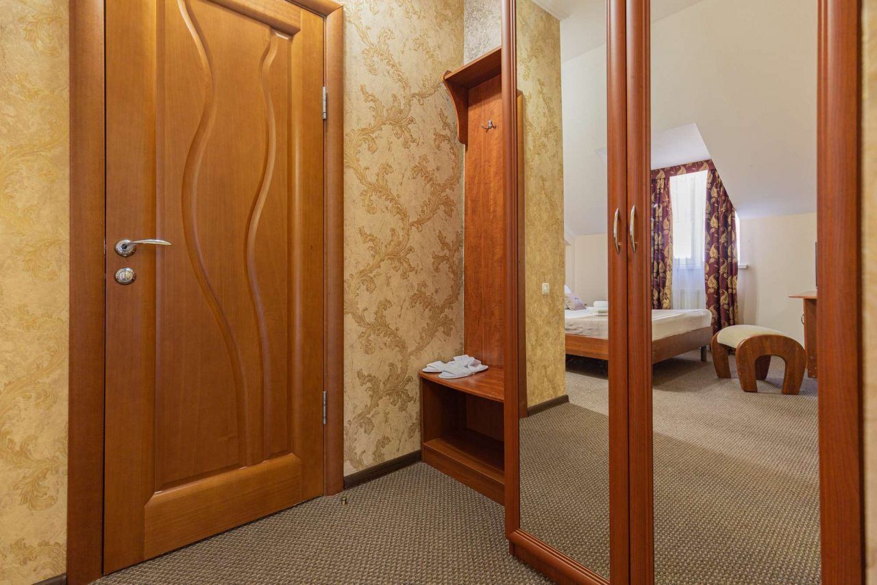 Стильные двери.