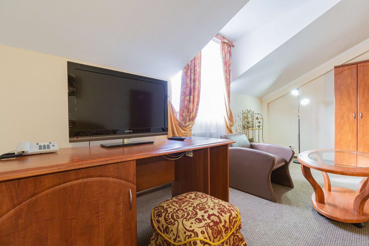 Телевизор в номере.