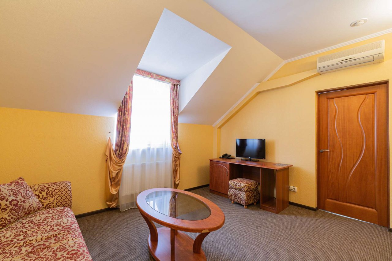 Окно в номере.