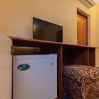 Мини холодильник в номере.