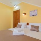 Белые полотенца.