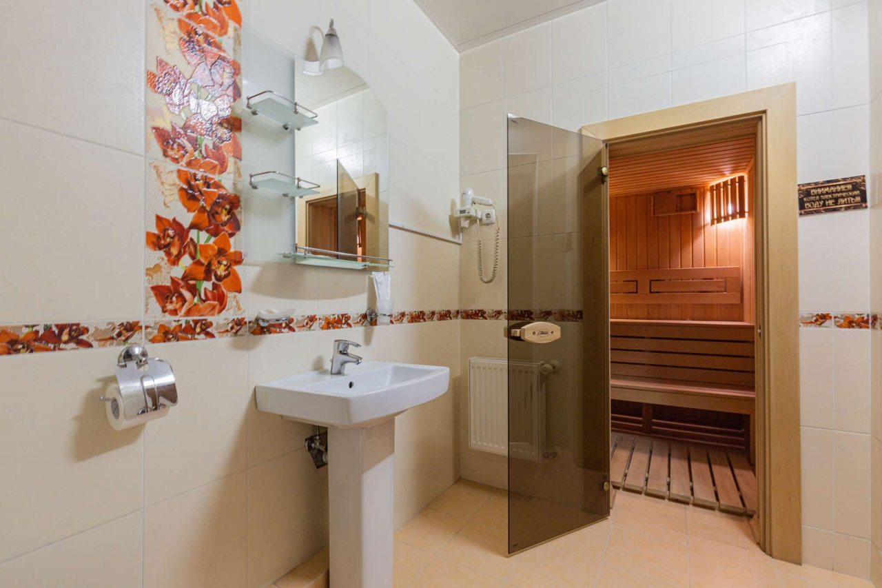 Туалетная бумага в ванной комнате.