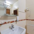 Розетка в ванной комнате.