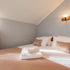 Крючок для шторы.