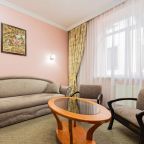 Стильный диван.