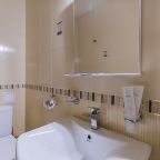 Зеркало в ванной.