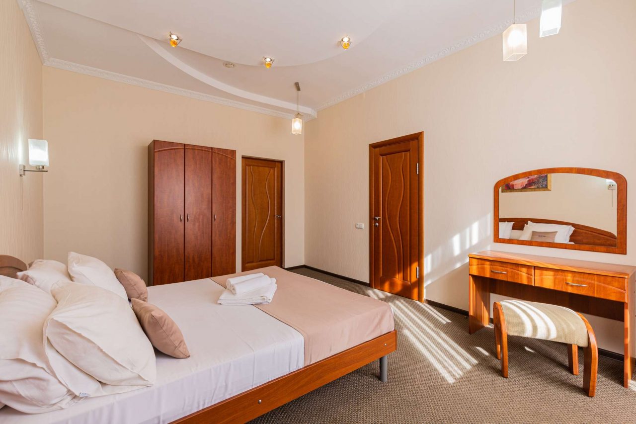 Теплая и элегантная атмосфера.