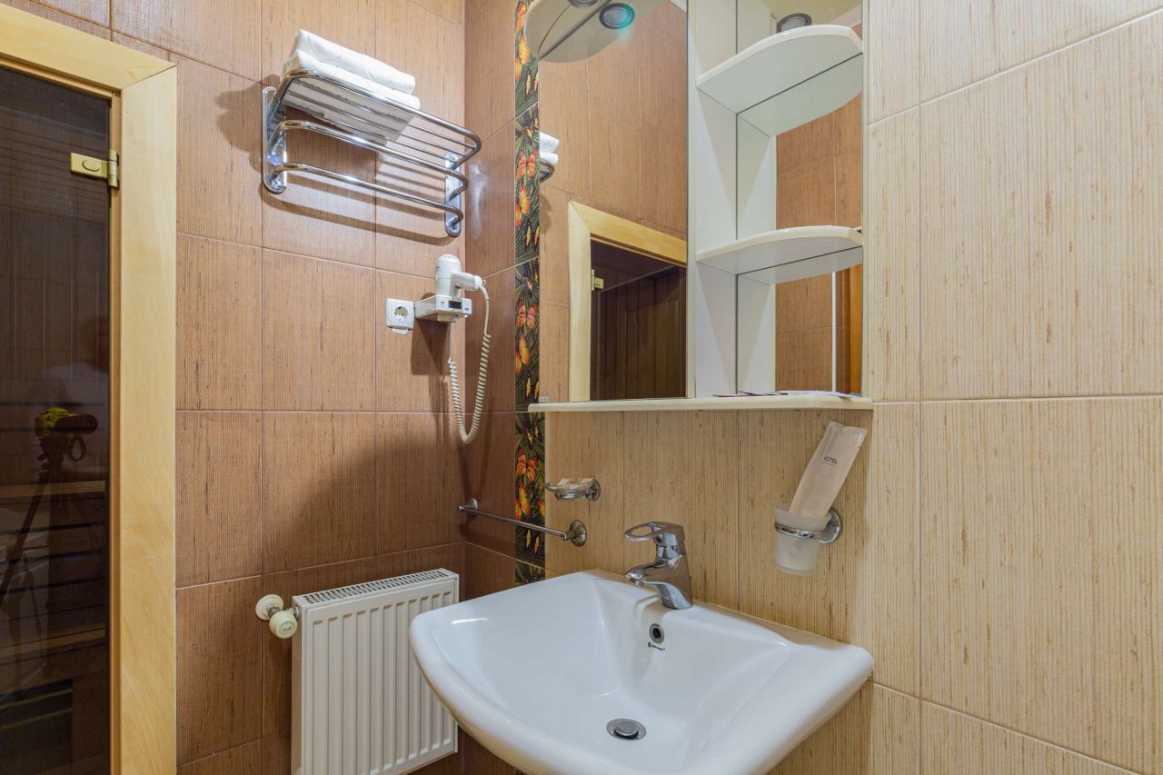 Батарея в ванной комнате.