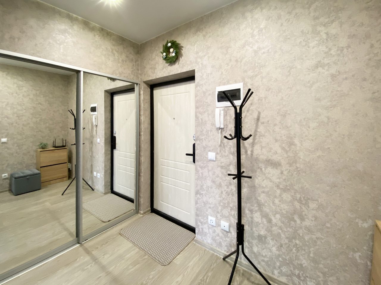 Апартаменты (Вишня), Апартаменты Your Place на Героев-Разведчиков 6к3