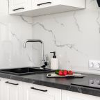 Апартаменты (Солнечный бриз), Апартаменты Your Place на Героев-Разведчиков 8к4