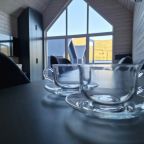 Кухонная зона в доме.