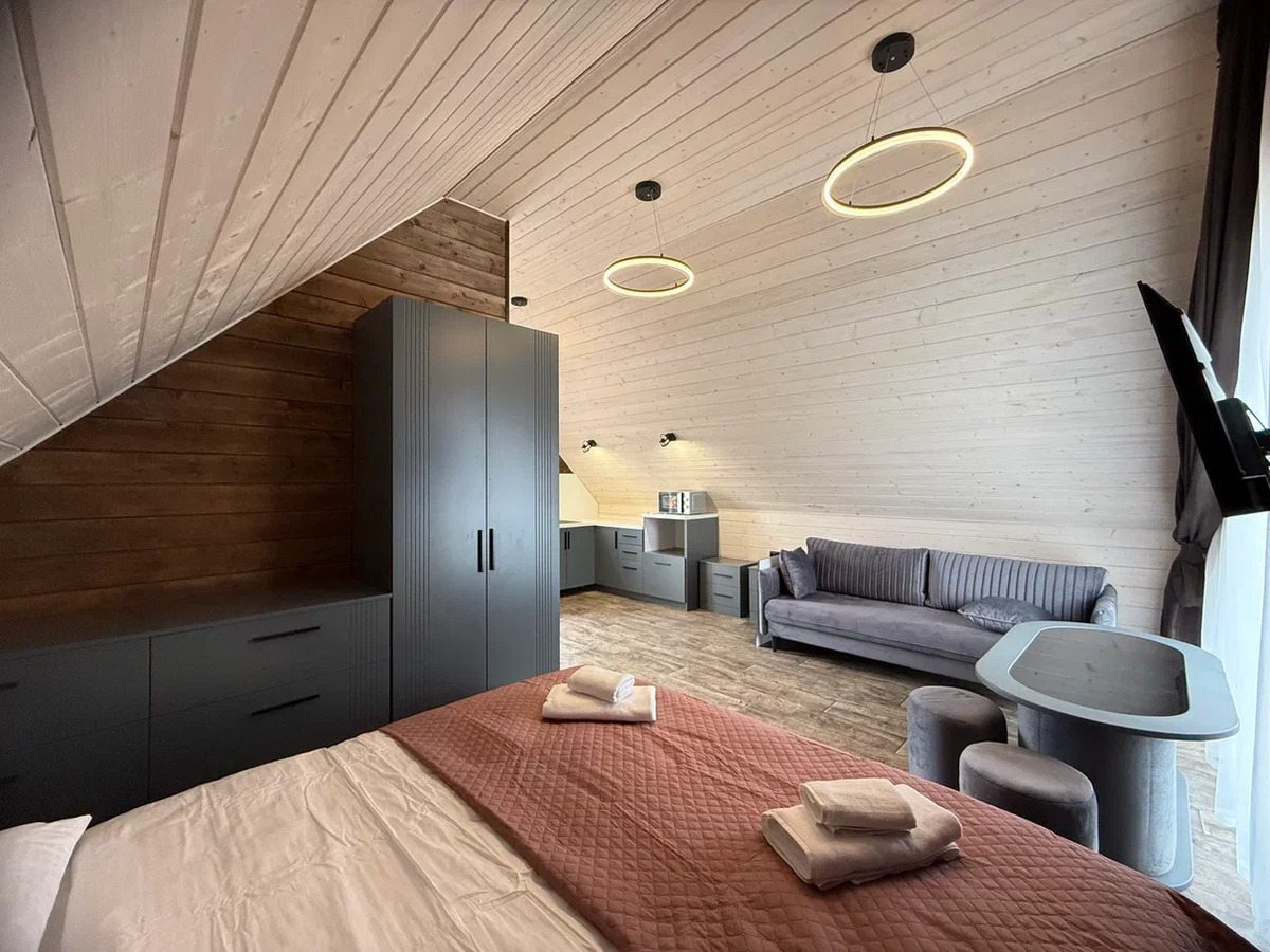 Просторный номер до 4х человек.