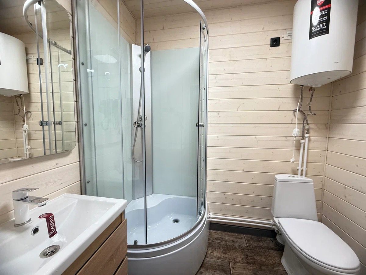 Душевая кабина в собственной ванной комнате