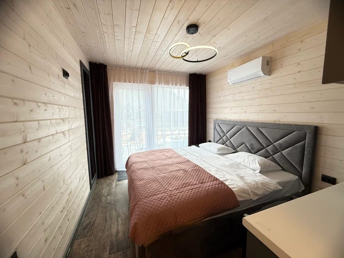 Панорамное окно в номере