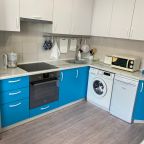 Кухонная зона оборудована всем необходимым