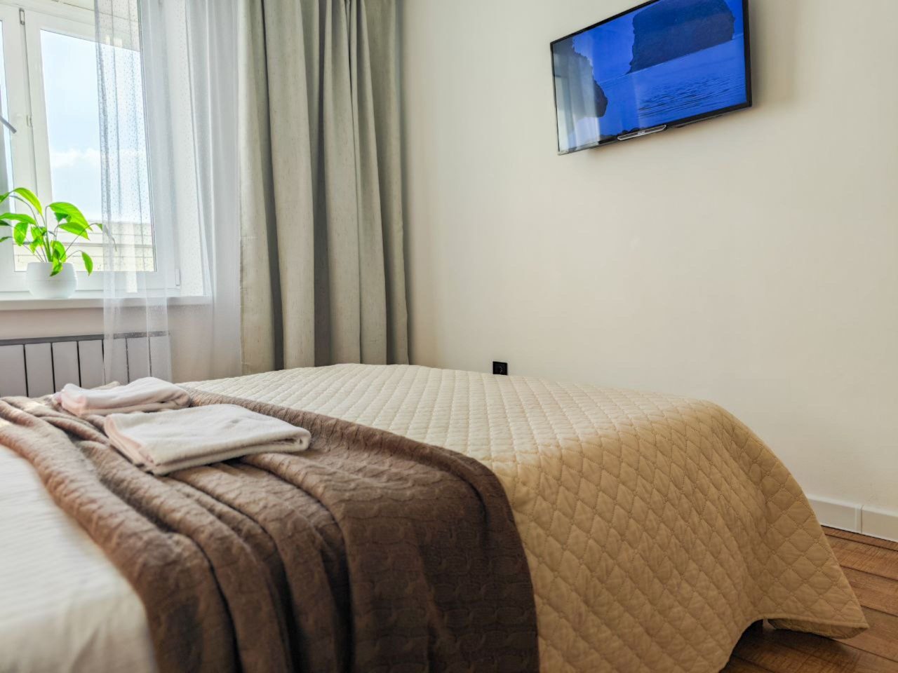 Апартаменты (Классный Домик. 1-комнатная квартира с видом на город и облака), Апартаменты Классный Домик. 1-комнатные с видом на город и облака