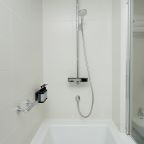 Люкс (LUXE), Отель HIDENS Hotel