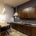 Кухонная зона и обеденный стол