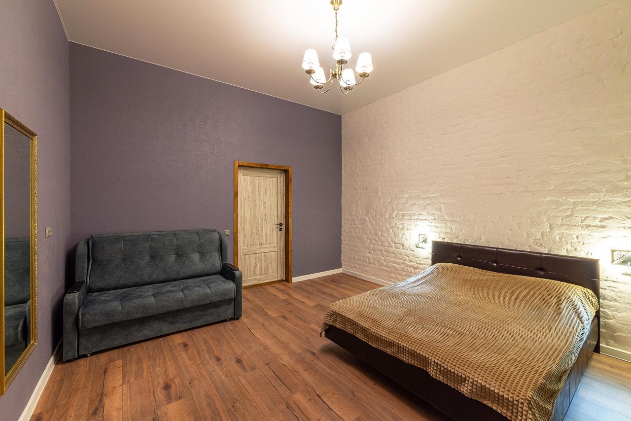 Двуспальная кровать 180*200 и раскладной диван