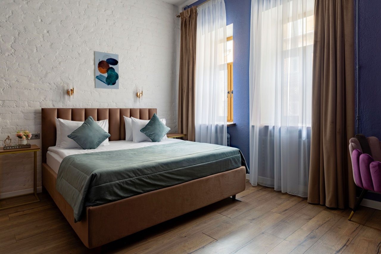 Апартаменты (Двухкомнатные апартаменты с видом во внутренний дворик, 40 м2), Меблированные комнаты Арт Бутик Гончарная