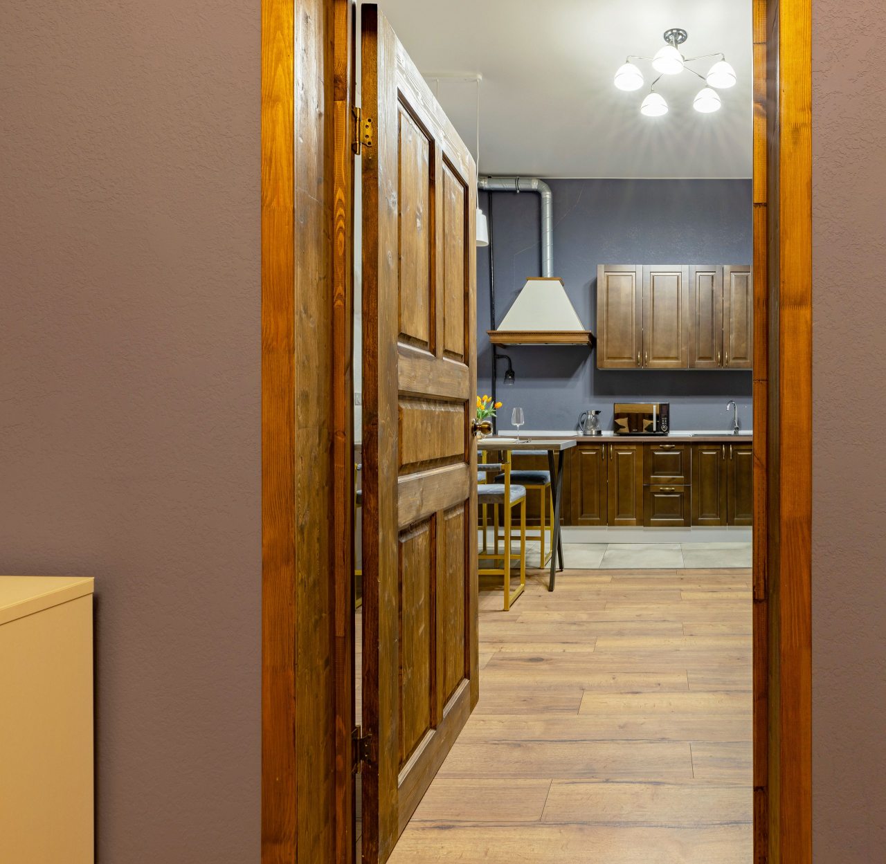 Апартаменты (Двухкомнатные апартаменты с видом во внутренний дворик, 40 м2), Меблированные комнаты Арт Бутик Гончарная