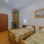 Семейный (Двухкомнатный со своим санузлом и видом на Невский проспект), Апартаменты Абажур