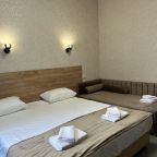 Трёхместный и более (Трехместный стандарт), Гостевой дом Апарт А33