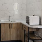 Кухонные уголки в номерах Апарт с балконом и Апарт Люкс