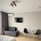 Стол и стулья