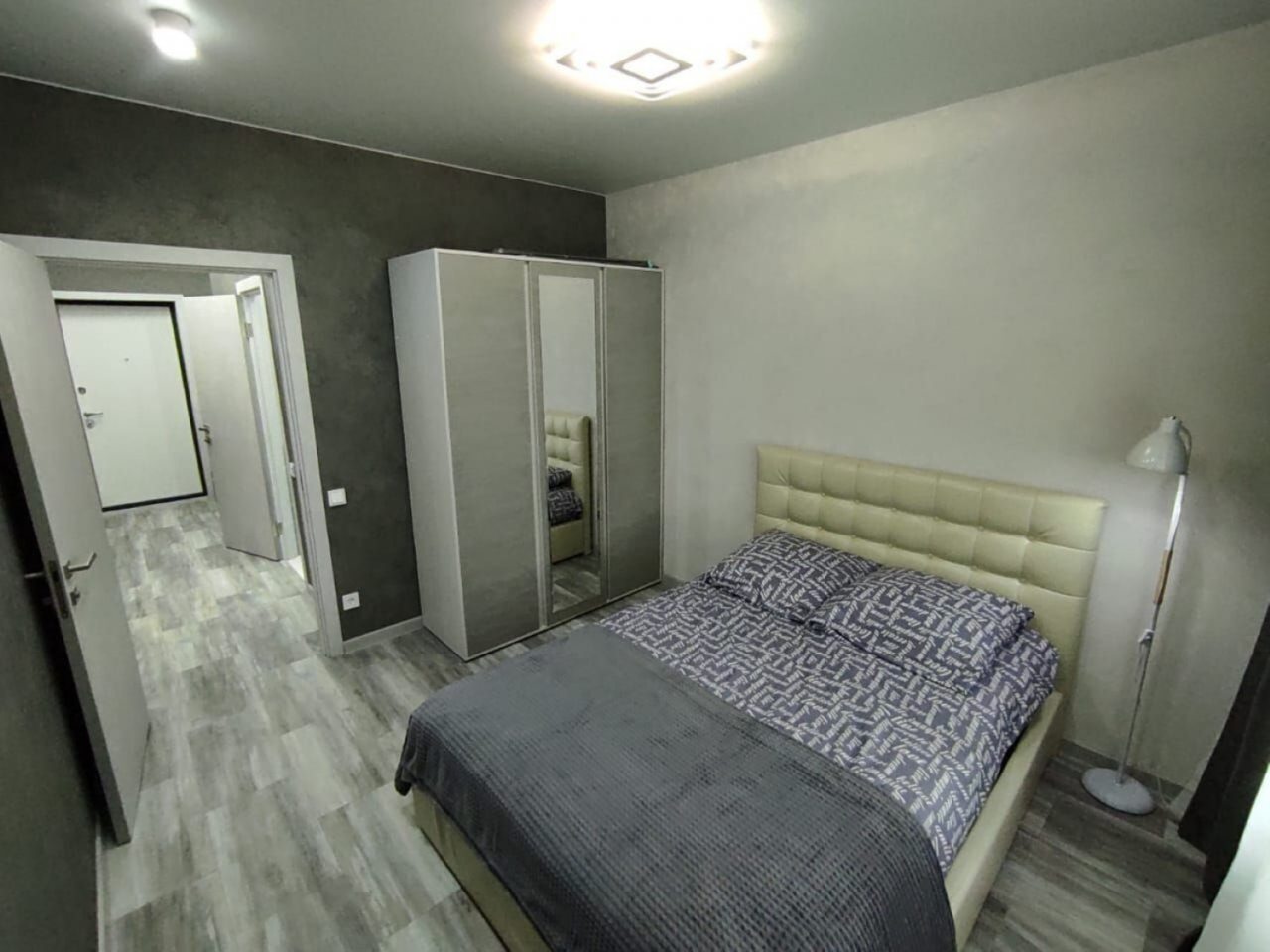 Апартаменты (Квартира на улице Стасова, 2А), Апартаменты В ЖК Зеландия