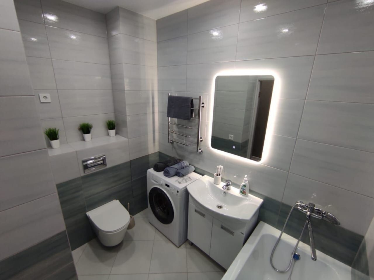 Апартаменты (Квартира на улице Стасова, 2А), Апартаменты В ЖК Зеландия