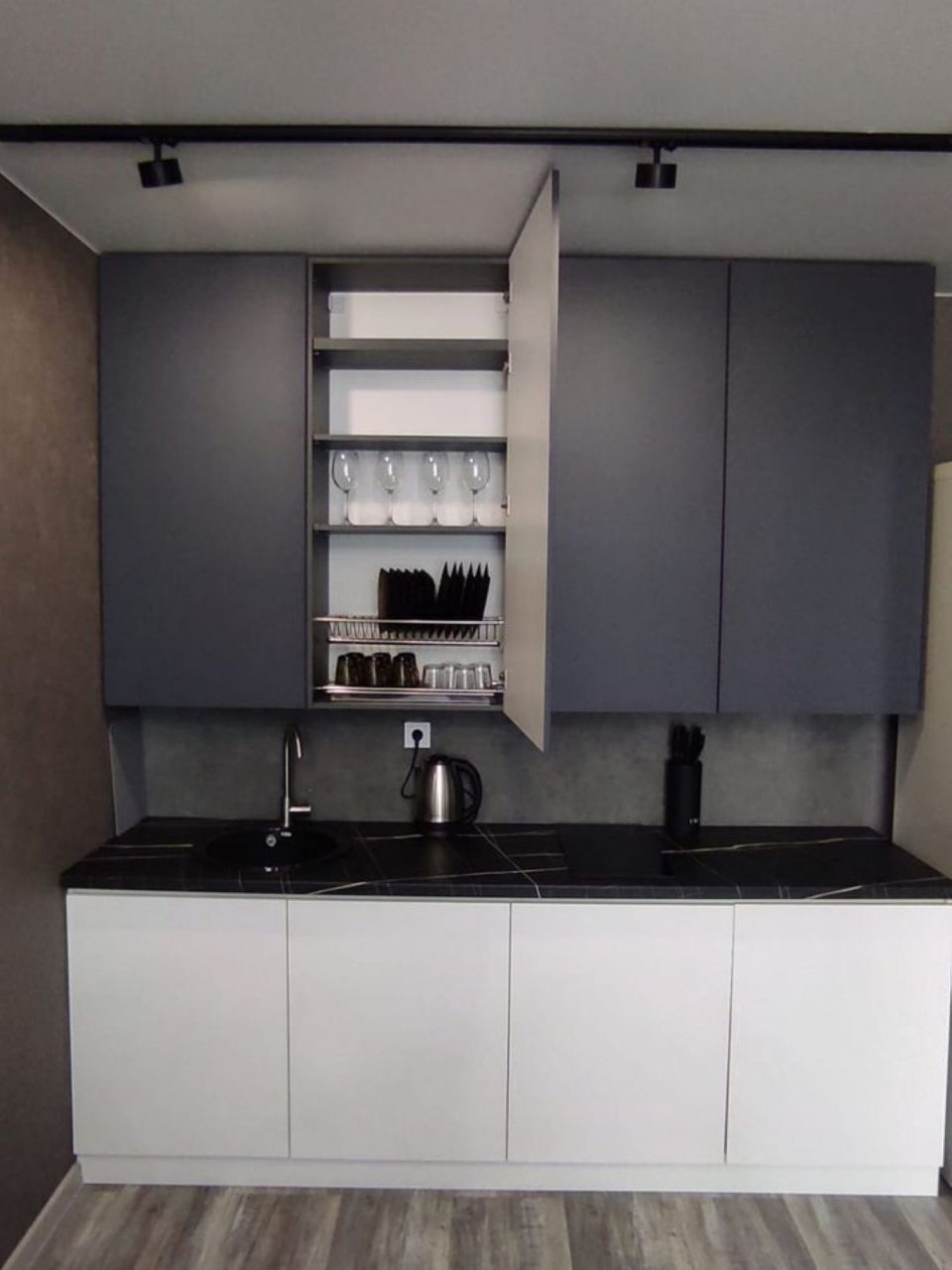 Апартаменты (Квартира на улице Стасова, 2А), Апартаменты В ЖК Зеландия