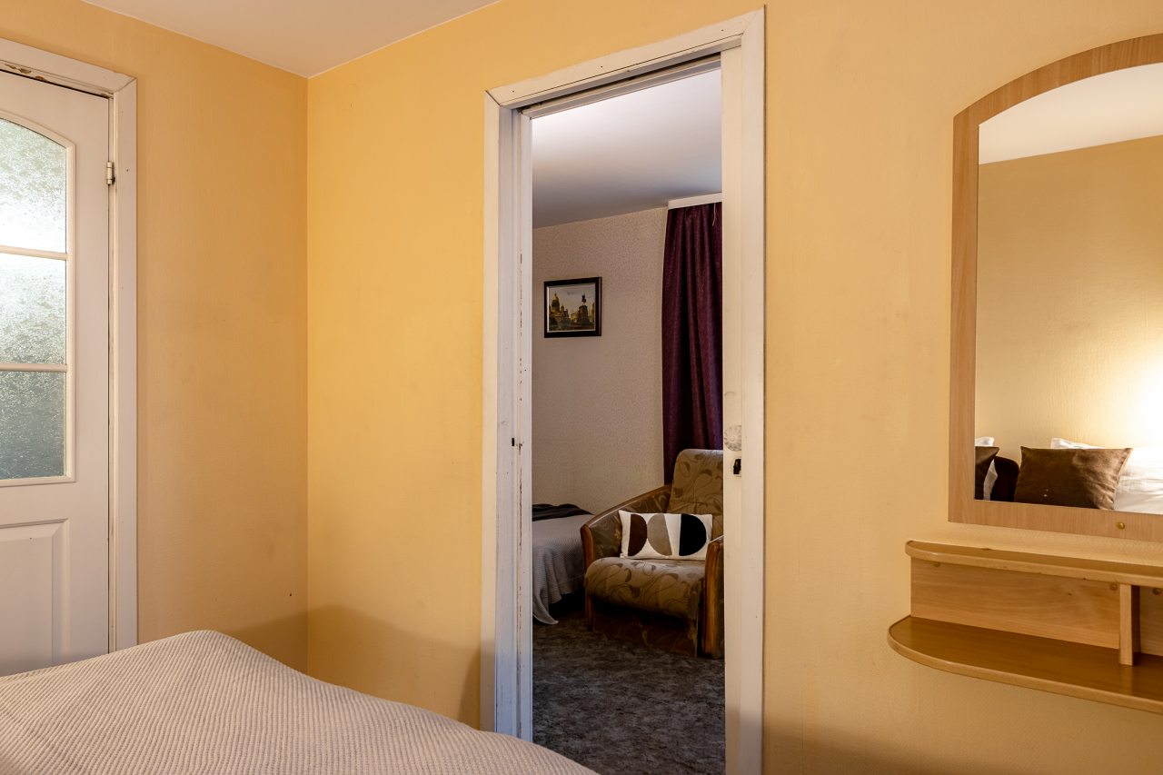 Полулюкс, Отель Номера на Курской