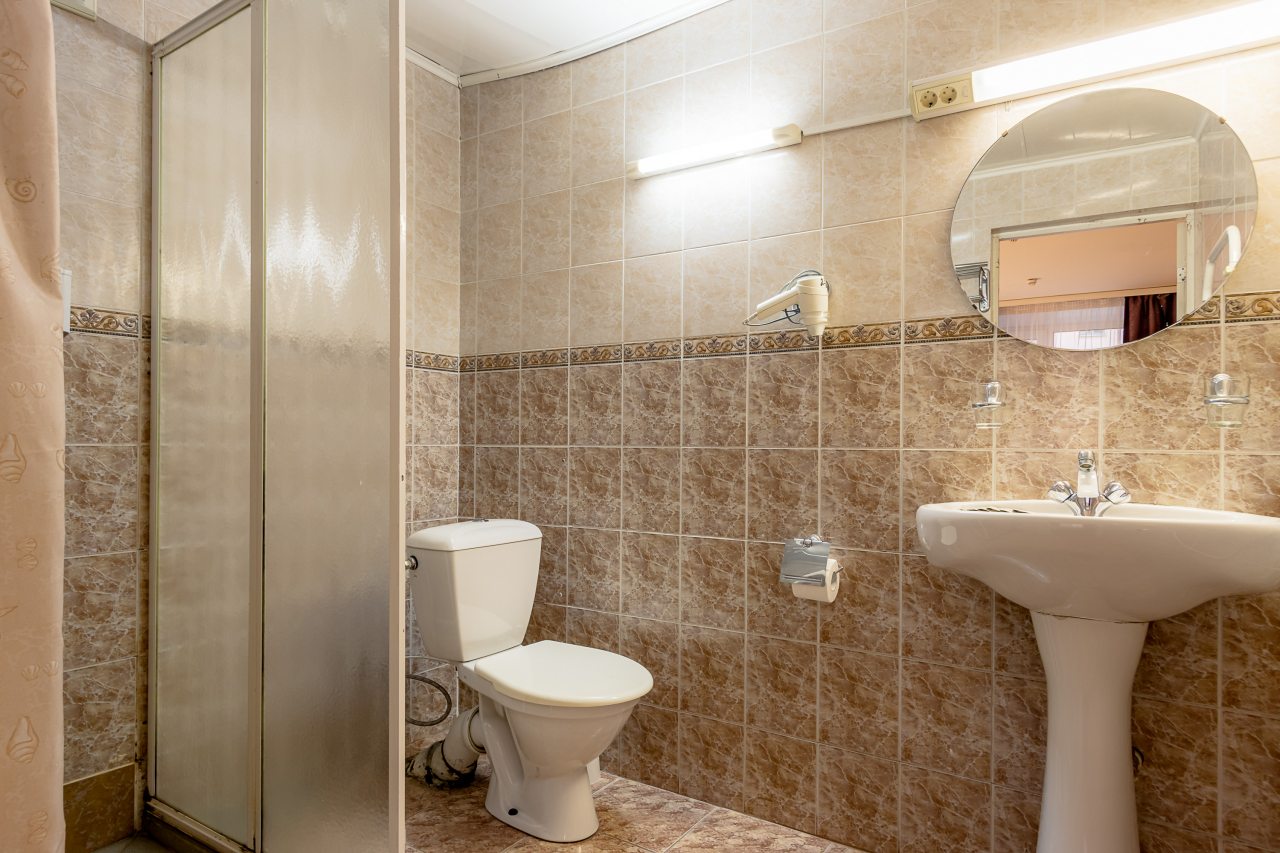 Полулюкс, Отель Номера на Курской