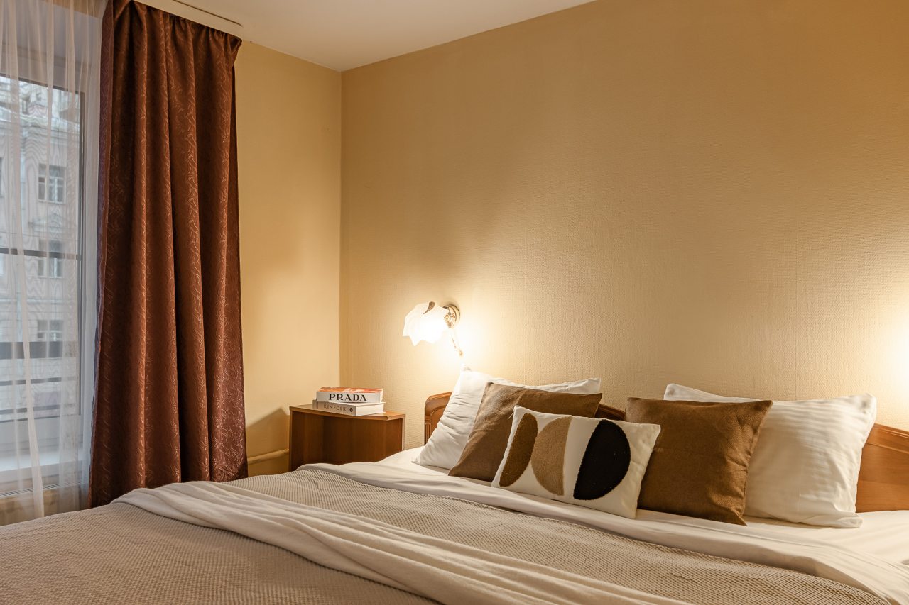 Полулюкс, Отель Номера на Курской