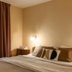 Полулюкс, Отель Номера на Курской