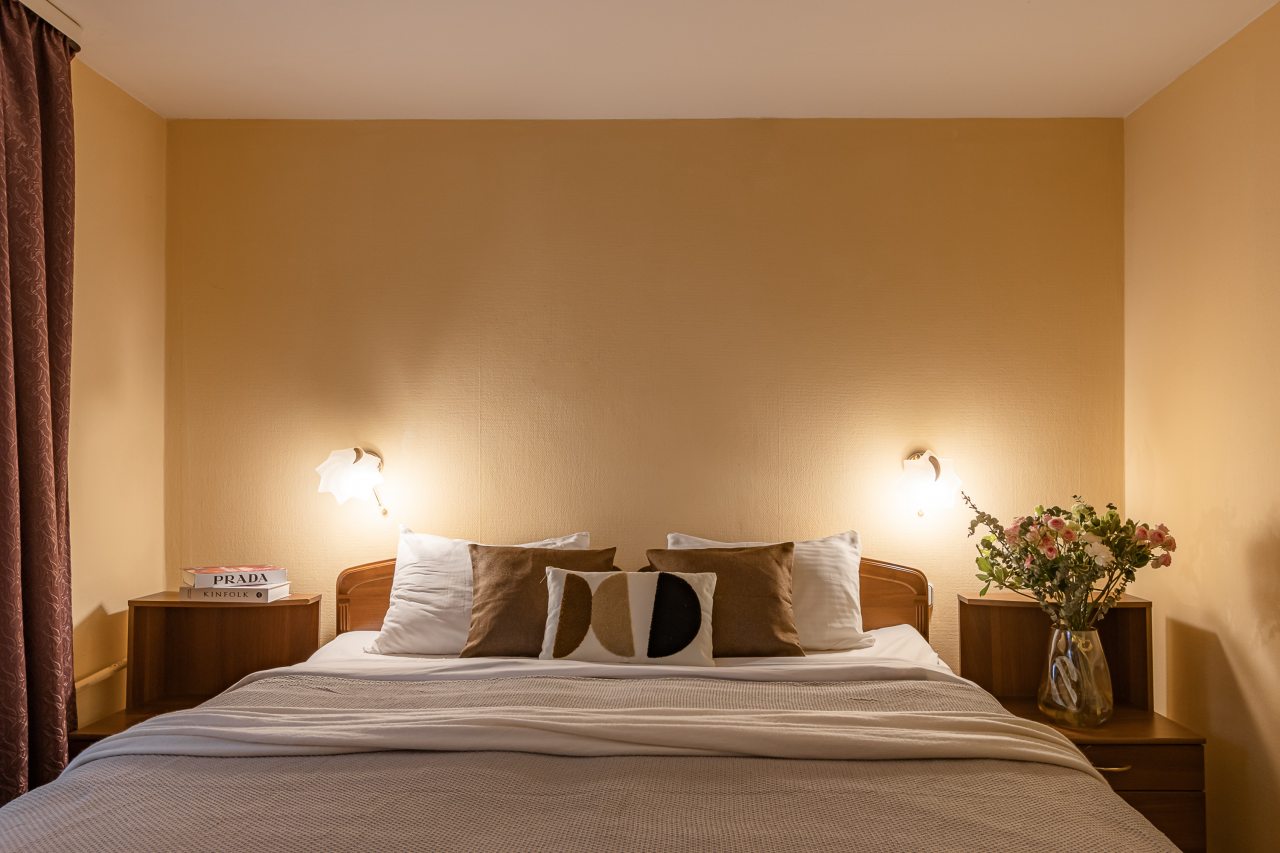 Полулюкс, Отель Номера на Курской