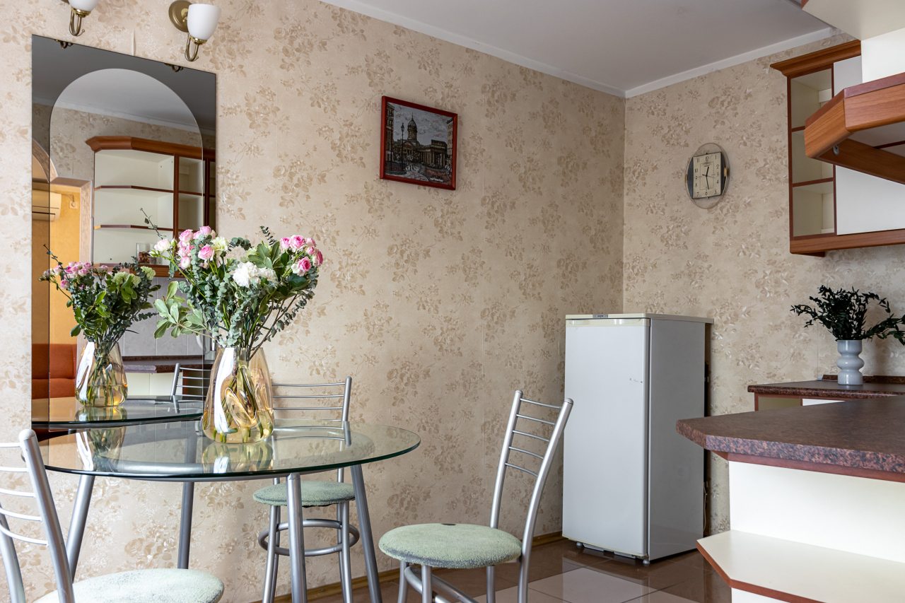 Люкс, Отель Номера на Курской