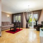 Апартаменты (В Центре Минска с Видом на Реку Свислочь), Апартаменты В центре города с видом на реку Свислочь