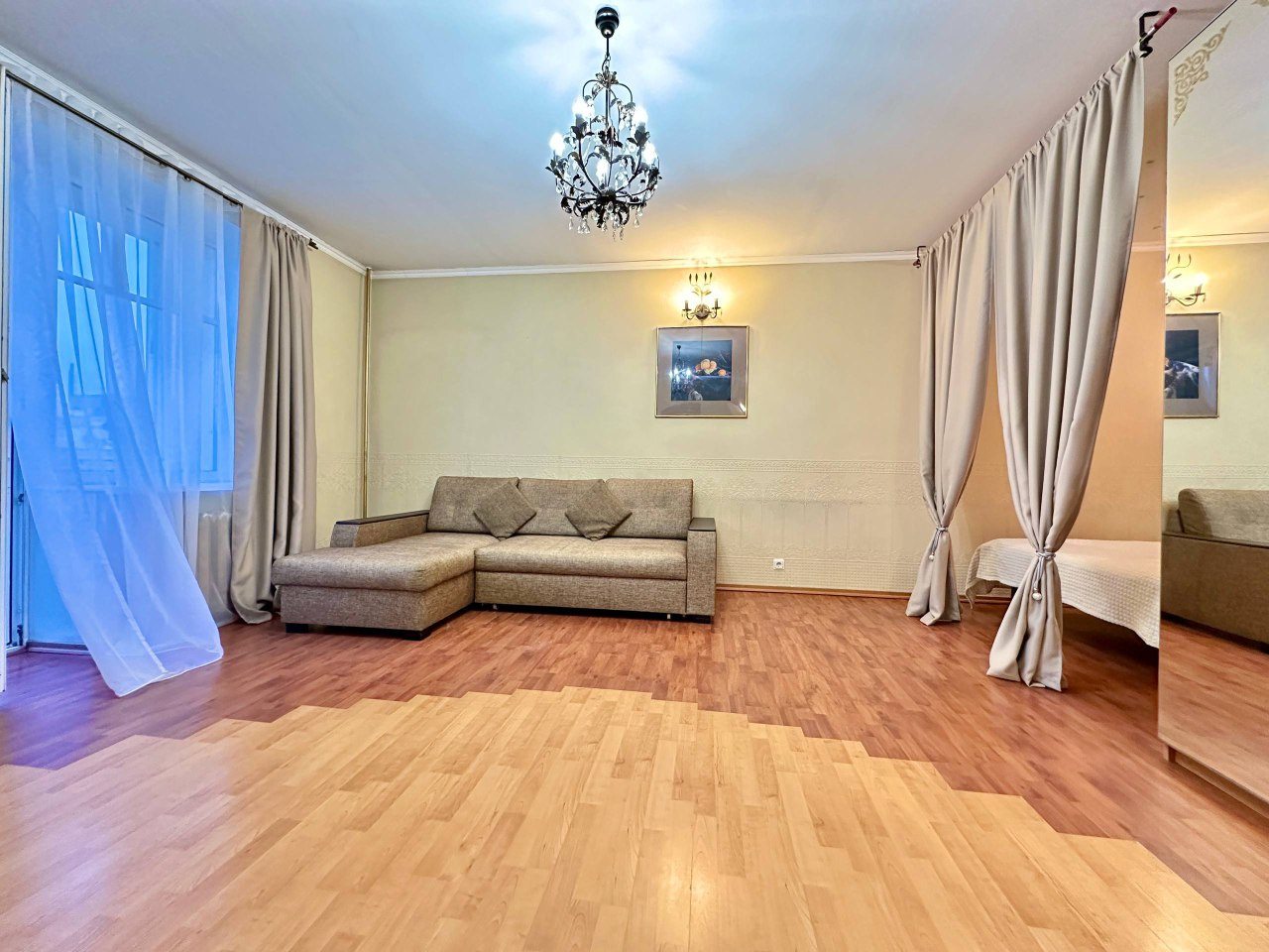 Апартаменты (Апартаменты на Лиговском), Апартаменты На Лиговском