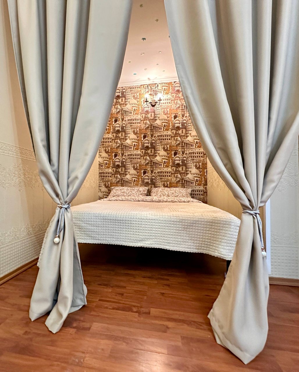 Апартаменты (Апартаменты на Лиговском), Апартаменты На Лиговском