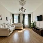 Трёхместный и более (Апартаменты на Невском), Апартаменты на Невском