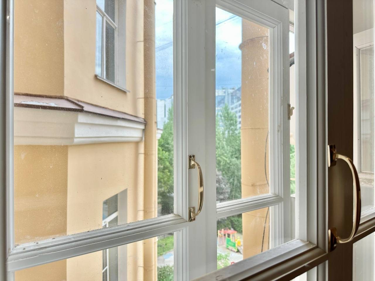 Трёхместный и более (Апартаменты на Невском), Апартаменты на Невском