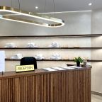 Отдельный ресепшен в зоне Spa где гостю выдают банный набор