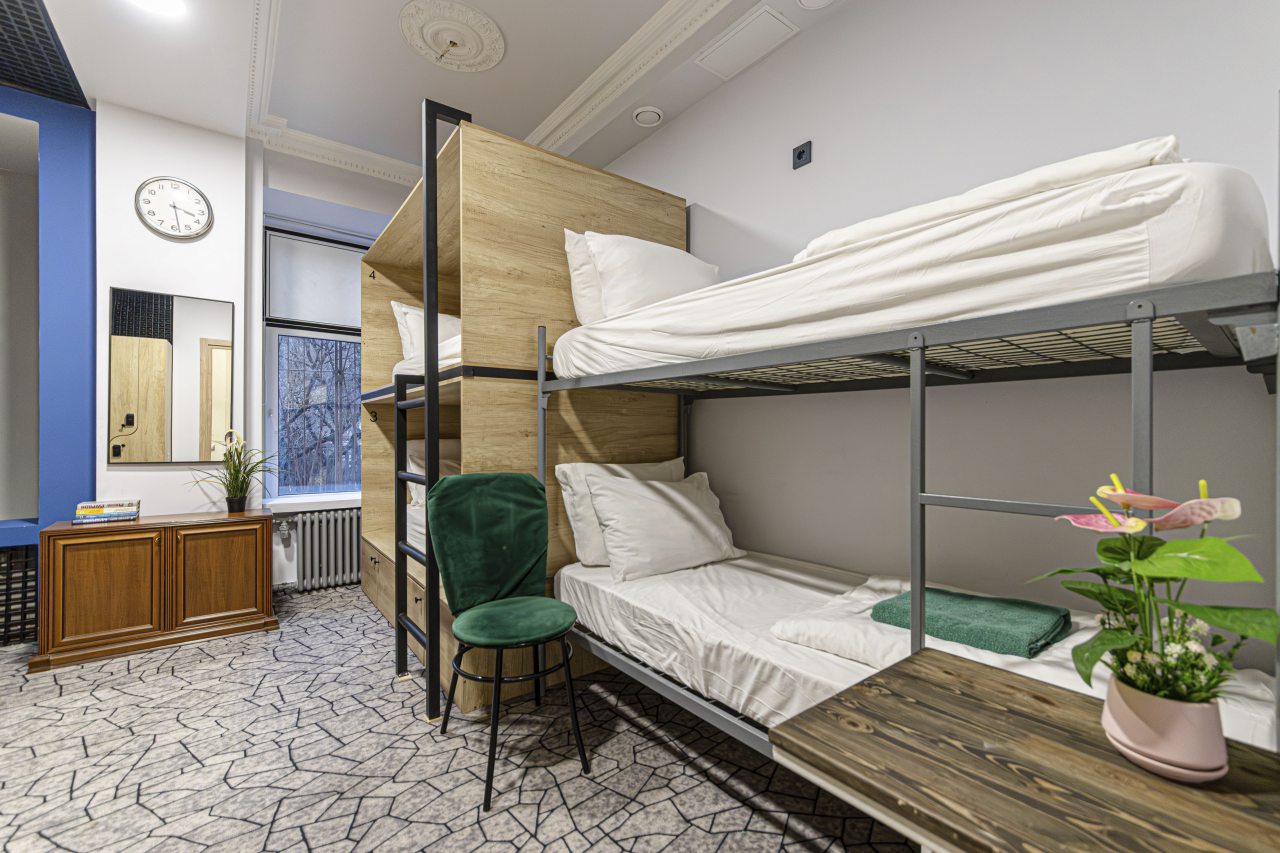 Шестиместный (IШестиместный женский номер), Хостел Камео