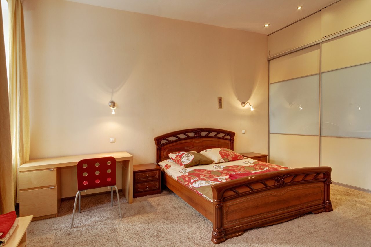 Апартаменты (Апартаменты с одной спальней), Апартаменты на набережной канала Грибоедова