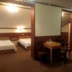 Люкс (Люкс 4х местный с одной двухспальной кроватью с видом на р.Ока), База отдыха Октава